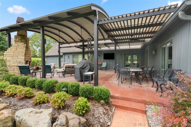 3821 Country Club Circle, Muskogee, OK 74403