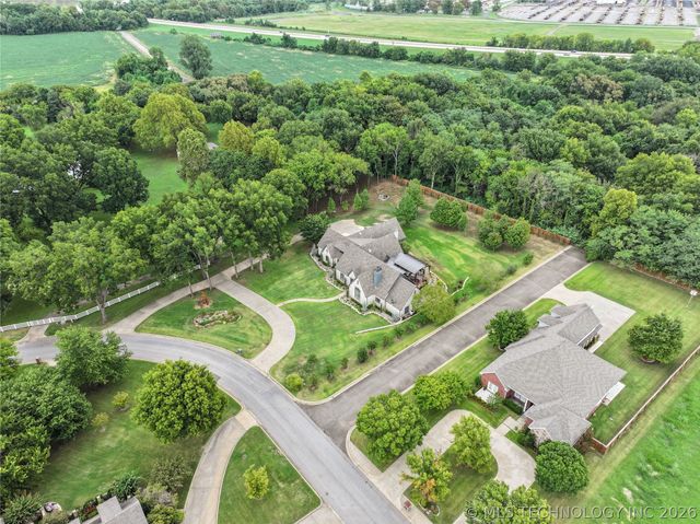 3821 Country Club Circle, Muskogee, OK 74403