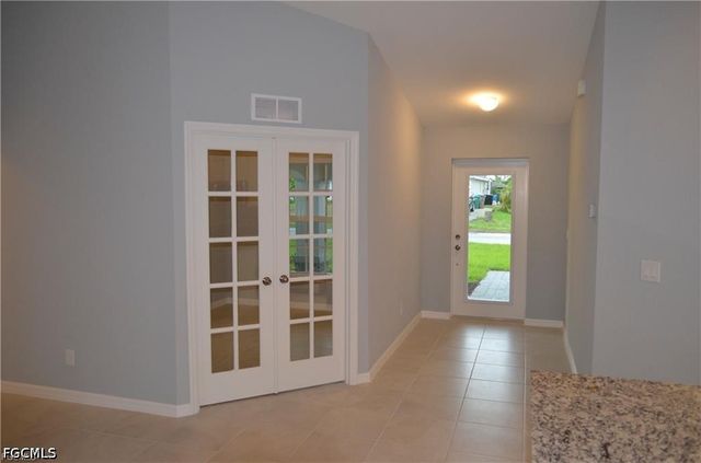 1127 NE 10th ST, Cape Coral, FL 33909
