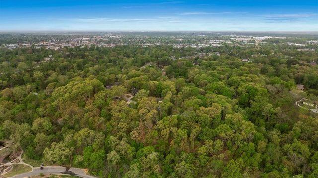 821 Lakeview Drive, Rogers, AR 72756