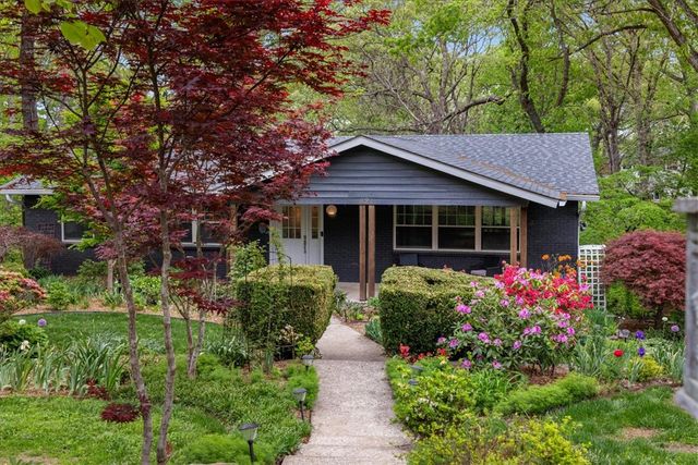 821 Lakeview Drive, Rogers, AR 72756