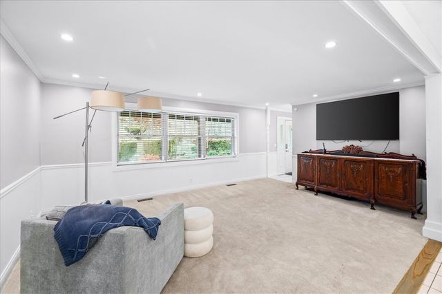 821 Lakeview Drive, Rogers, AR 72756