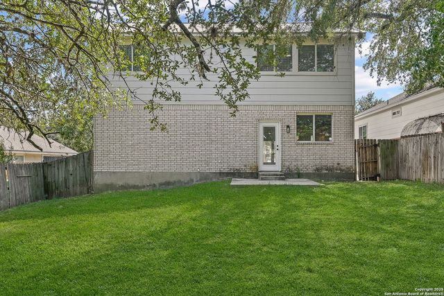 8611 Willow Glen, San Antonio, TX 78250