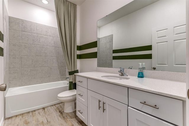 3090 SURAJ CIRCLE, Tavares, FL 32778