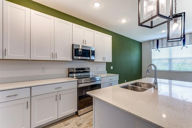 3090 SURAJ CIRCLE, Tavares, FL 32778