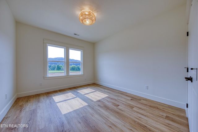 180 Huckleberry Hollow, Kingston, TN 37763