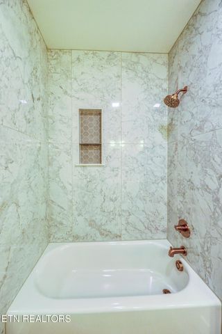 180 Huckleberry Hollow, Kingston, TN 37763