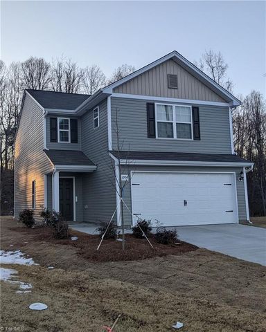 3994 Meredith Woods Lane, Winston-salem, NC 27107