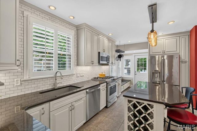 637 Atalanta Avenue, Webster Groves, MO 63119