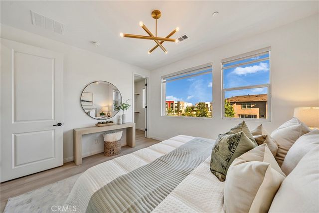293 Merit, Irvine, CA 92618