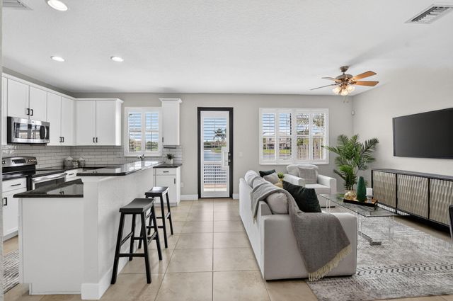 8437 Lakeview Trail, Parkland, FL 33076