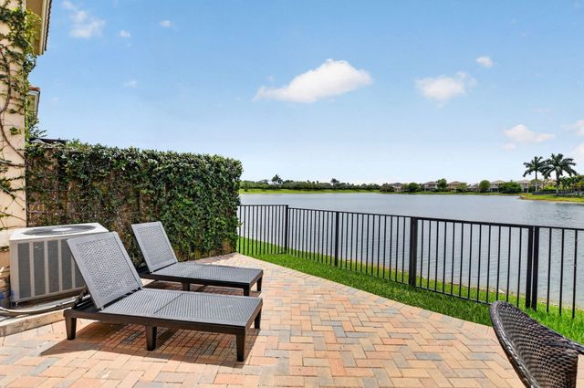 8437 Lakeview Trail, Parkland, FL 33076