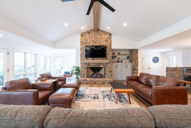 1064 Fox Chase Road, Heber Springs, AR 72543