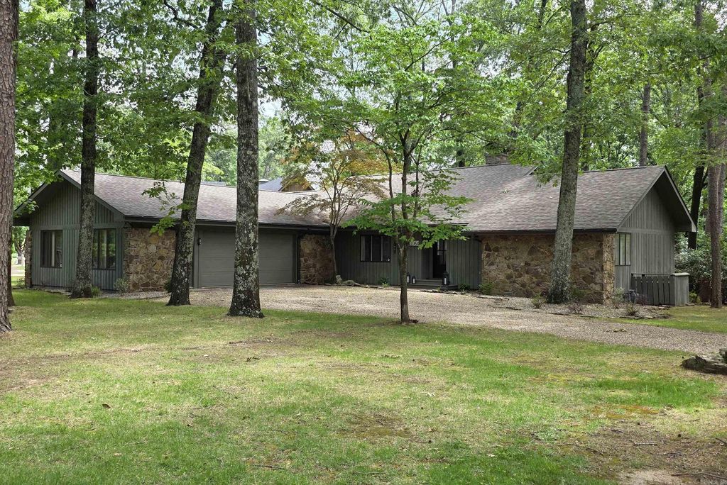1064 Fox Chase Road, Heber Springs, AR 72543