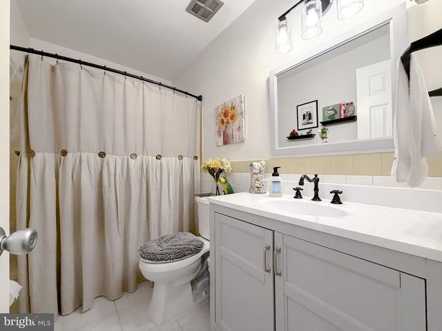 8 LESLIE DR, Indian Head, MD 20640
