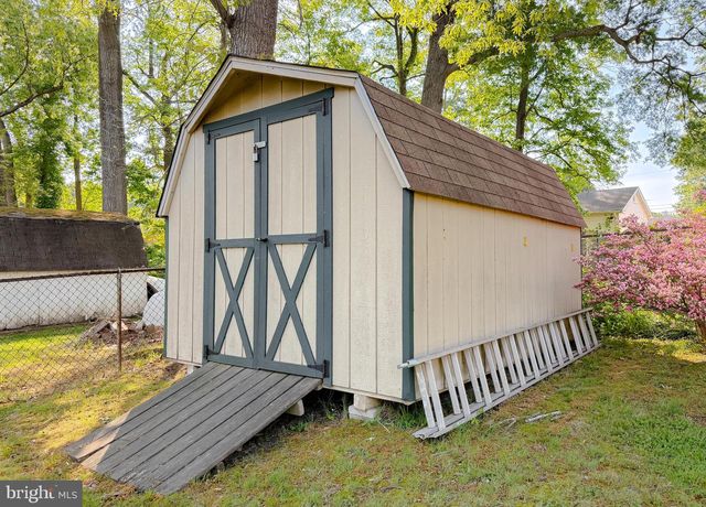 8 LESLIE DR, Indian Head, MD 20640