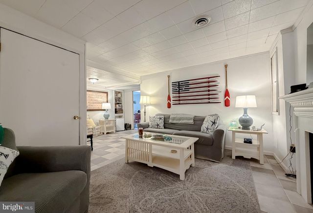 8 LESLIE DR, Indian Head, MD 20640