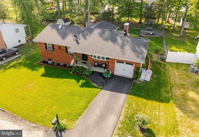 8 LESLIE DR, Indian Head, MD 20640