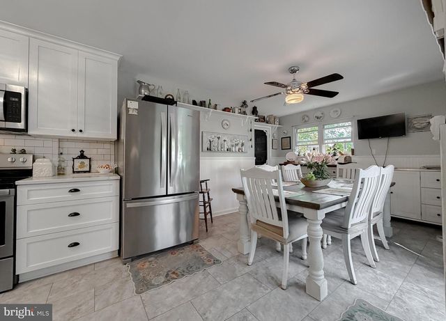 8 LESLIE DR, Indian Head, MD 20640