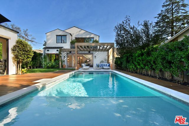 4243 Beeman Avenue, Studio City, CA 91604