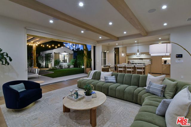 4243 Beeman Avenue, Studio City, CA 91604