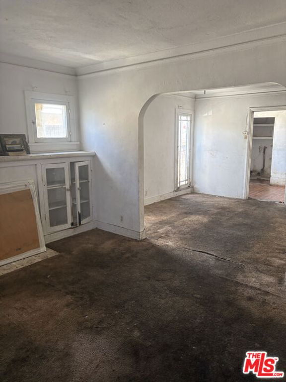 Image 17 of property listing at 5214 Cimarron Street 5216, Los Angeles, CA 90062