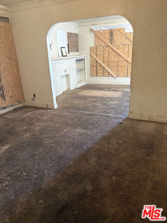 Image 4 of property listing at 5214 Cimarron Street 5216, Los Angeles, CA 90062