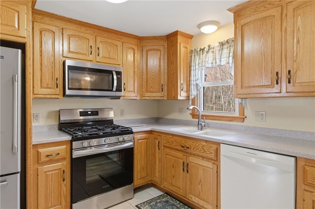 300 Harriet Lane, Cumberland, RI 02864