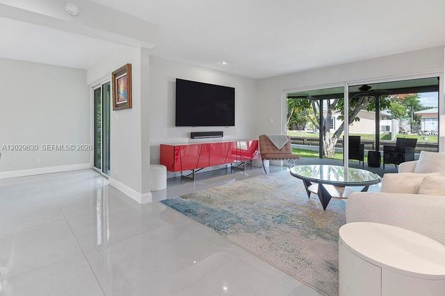 661 Kensington Pl 101B, Wilton Manors, FL 33305