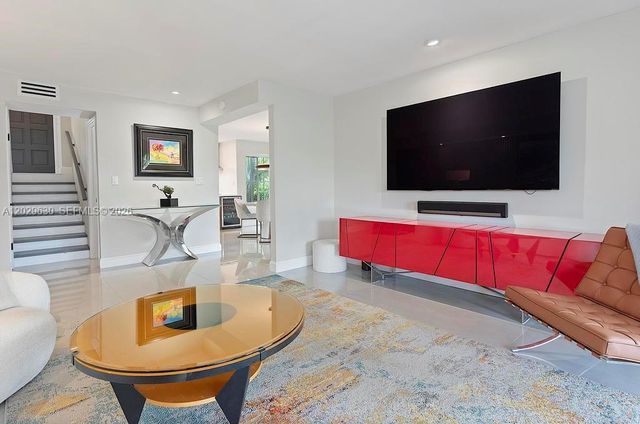 661 Kensington Pl 101B, Wilton Manors, FL 33305