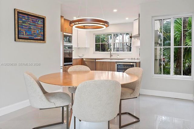 661 Kensington Pl 101B, Wilton Manors, FL 33305