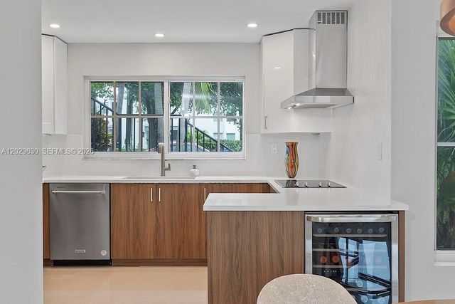 661 Kensington Pl 101B, Wilton Manors, FL 33305