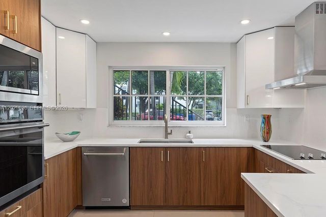 661 Kensington Pl 101B, Wilton Manors, FL 33305