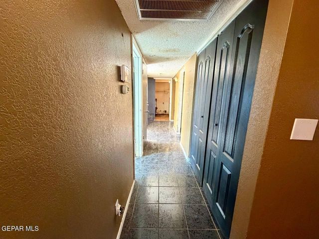 1804 JERRY ABBOTT Street, El Paso, TX 79936