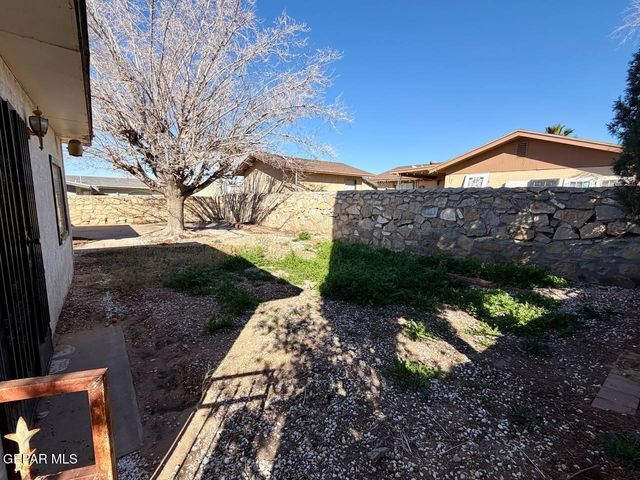 1804 JERRY ABBOTT Street, El Paso, TX 79936