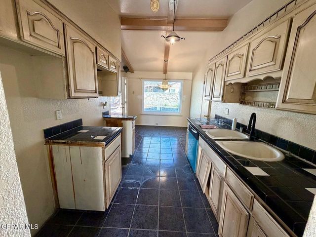 1804 JERRY ABBOTT Street, El Paso, TX 79936