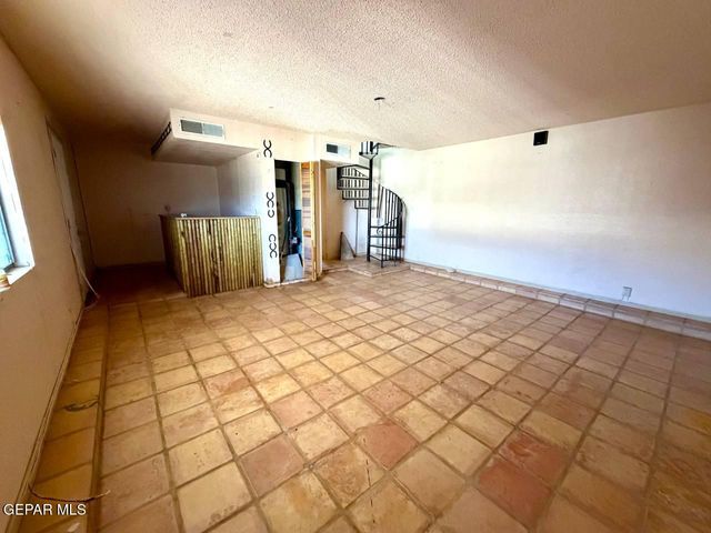 1804 JERRY ABBOTT Street, El Paso, TX 79936