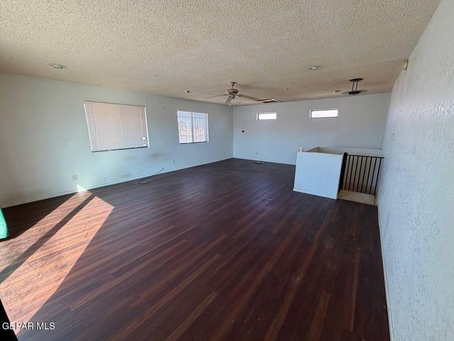 1804 JERRY ABBOTT Street, El Paso, TX 79936