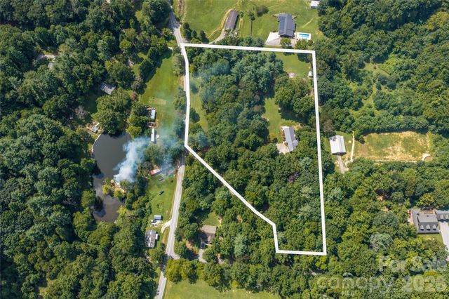 360 Pinners Cove Road, Asheville, NC 28803