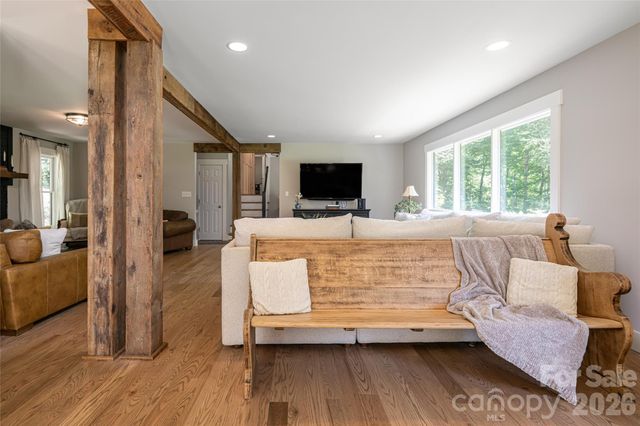 360 Pinners Cove Road, Asheville, NC 28803