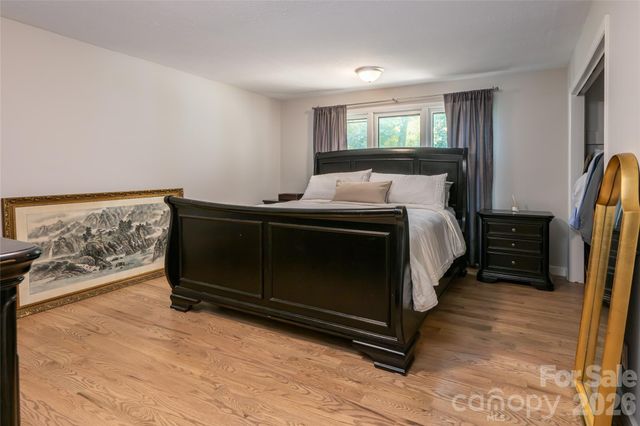 360 Pinners Cove Road, Asheville, NC 28803