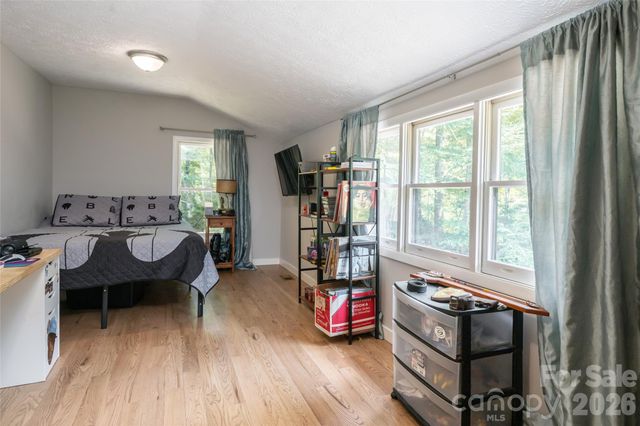 360 Pinners Cove Road, Asheville, NC 28803