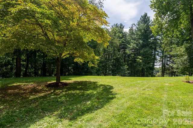 360 Pinners Cove Road, Asheville, NC 28803