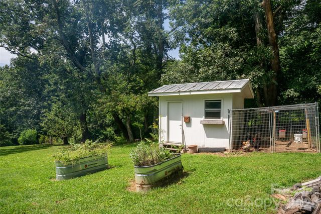 360 Pinners Cove Road, Asheville, NC 28803