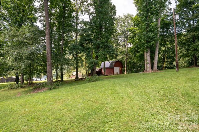 360 Pinners Cove Road, Asheville, NC 28803