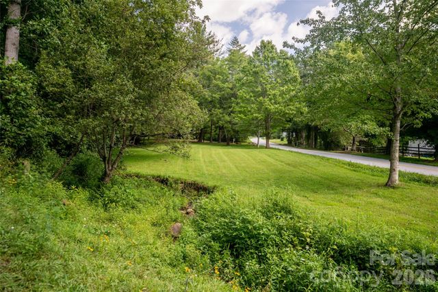 360 Pinners Cove Road, Asheville, NC 28803