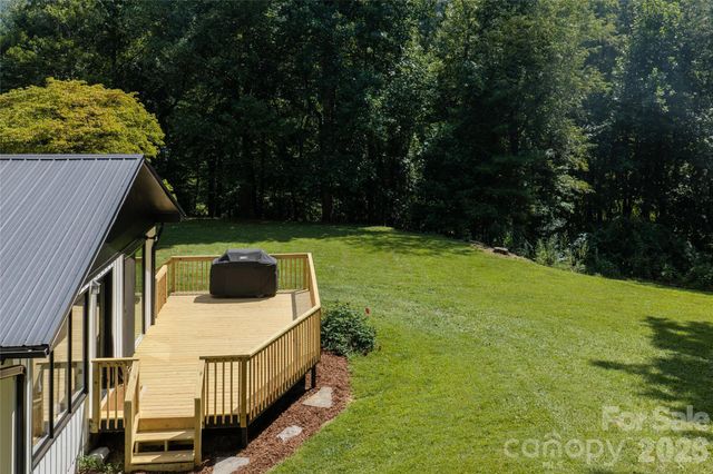 360 Pinners Cove Road, Asheville, NC 28803