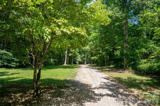 360 Pinners Cove Road, Asheville, NC 28803