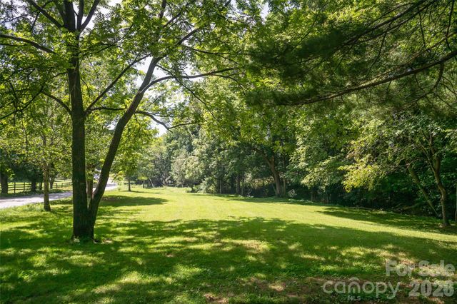 360 Pinners Cove Road, Asheville, NC 28803