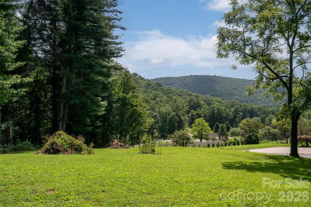360 Pinners Cove Road, Asheville, NC 28803